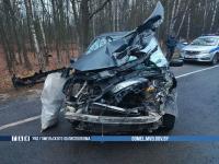 В Речицком районе легковушка столкнулась с трактором 